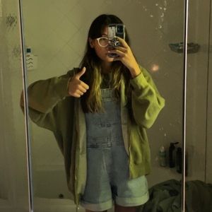 Meet your Posher, Ava